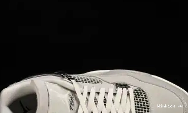 WMNS Air Jordan “Frozen Moments” 4 0522